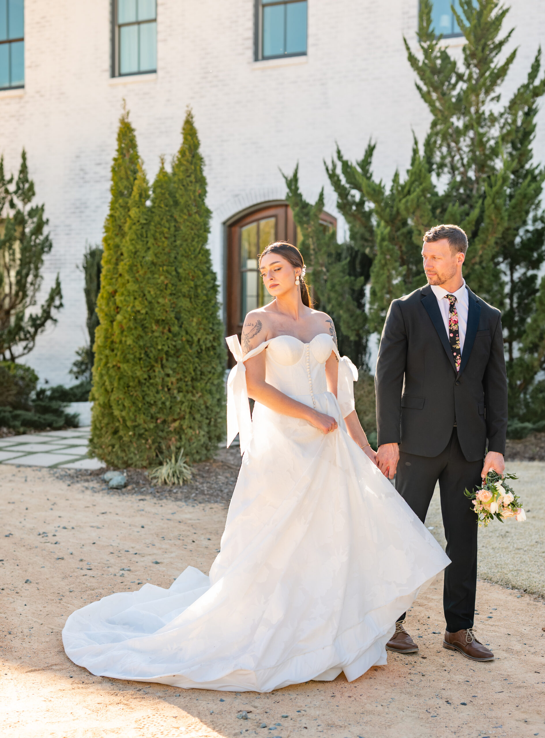 pittsburgh couple outside ceremomny venue