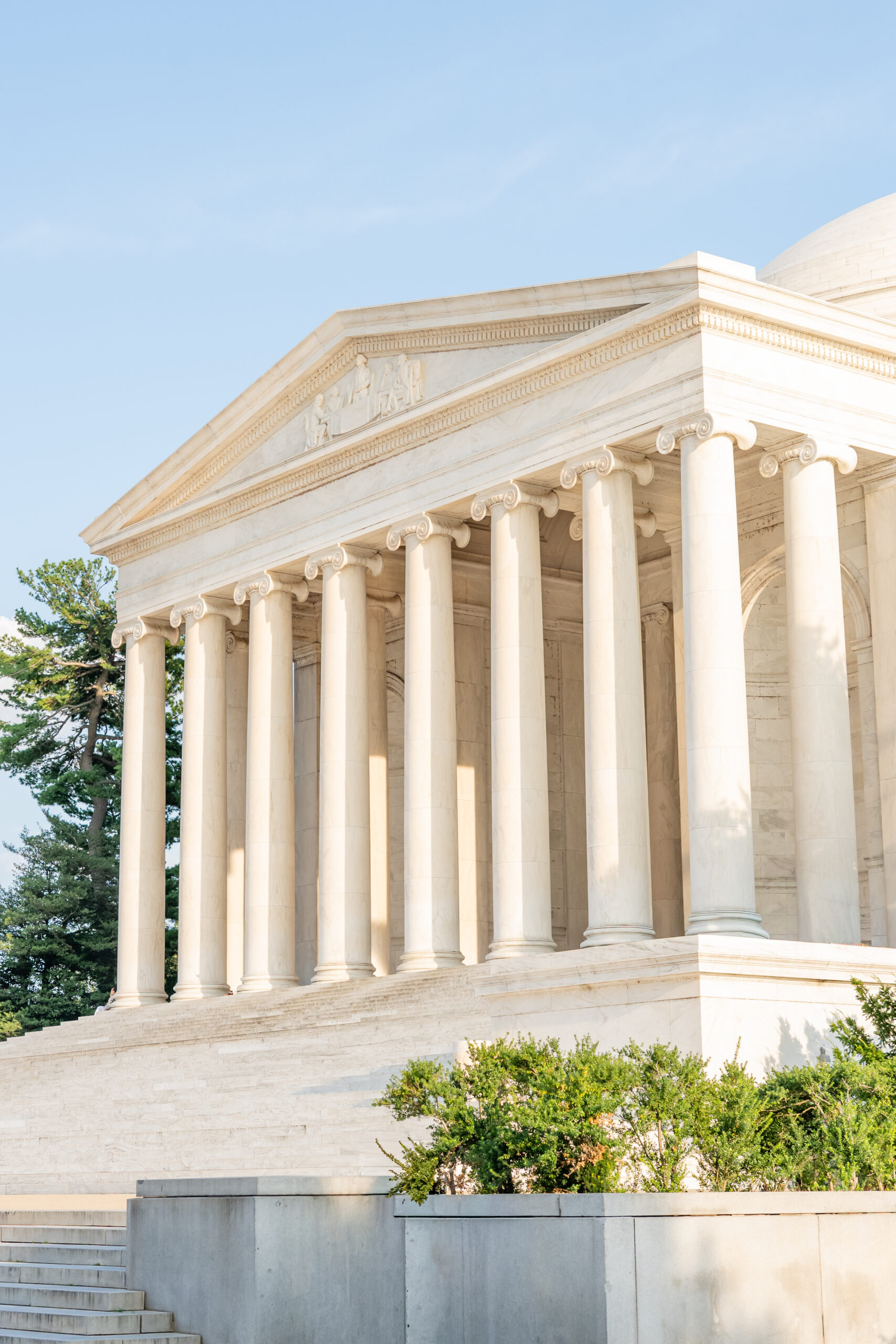 Elegant Pittsburgh wedding venue style featured for The Pennsylvanian wedding photographer guide